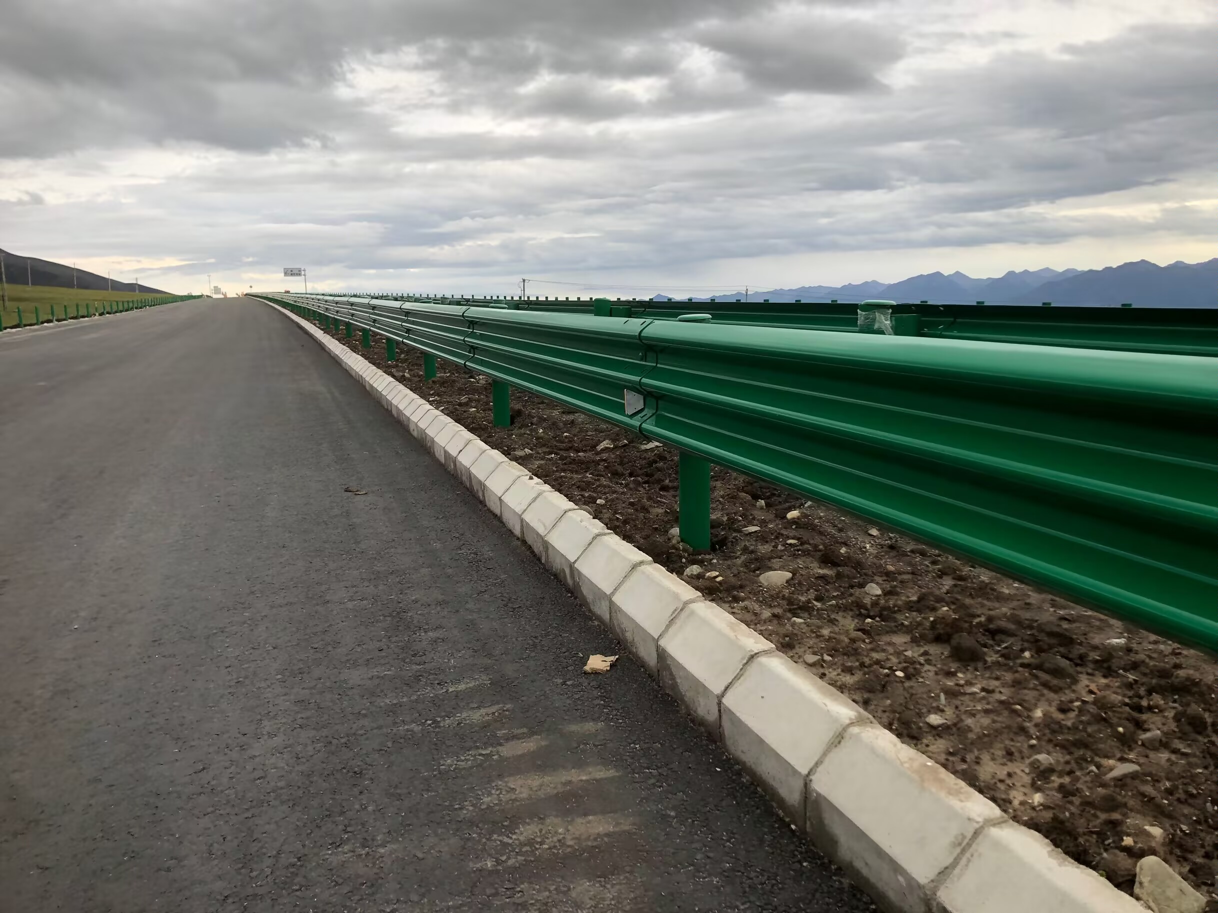 万源市乡村公路波形护栏高速公路波形护栏 - 推荐